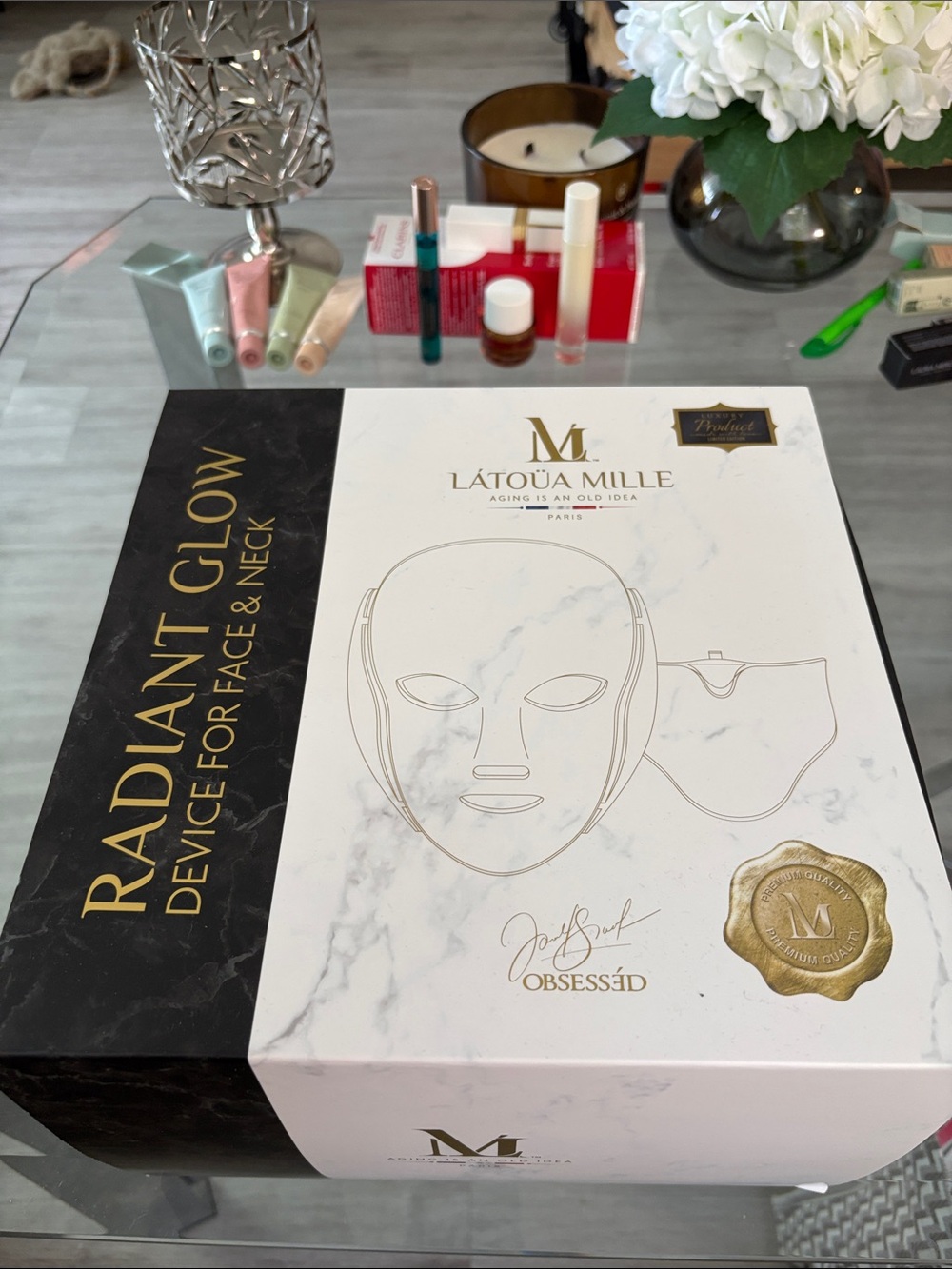 Latoua Mille Paris Radiant Glow Device for Face & Neck - White